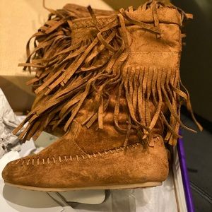 Tan Girl Moccasin Boots